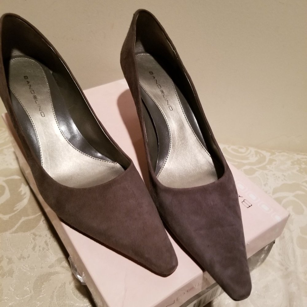 Bandolino  (closed toe) Grey Suede Pump Size 9